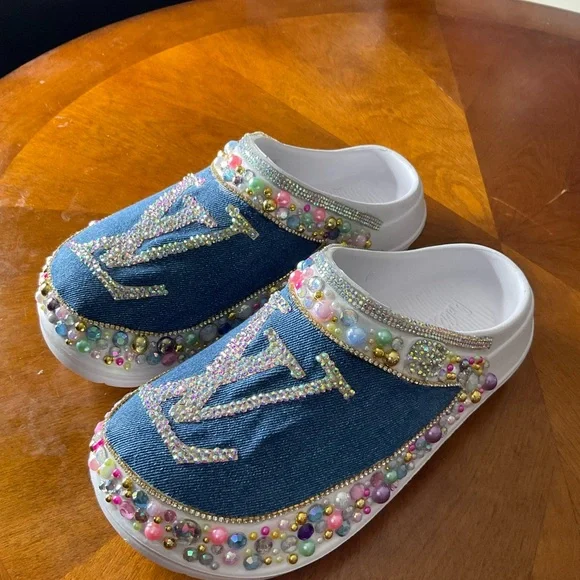 Custom crocs - Picture 2 of 6